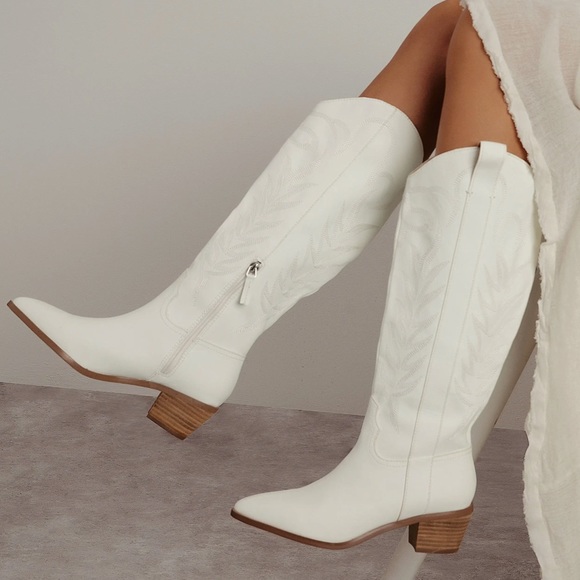 MIIM Shoes - 1 Left! MIIM Luxurious White on White Festival Heeled Cowboy Boot 8.5